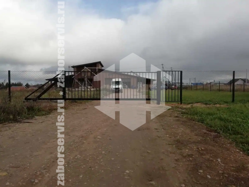 Забор из сетки рабицы с проволокой 155 метров