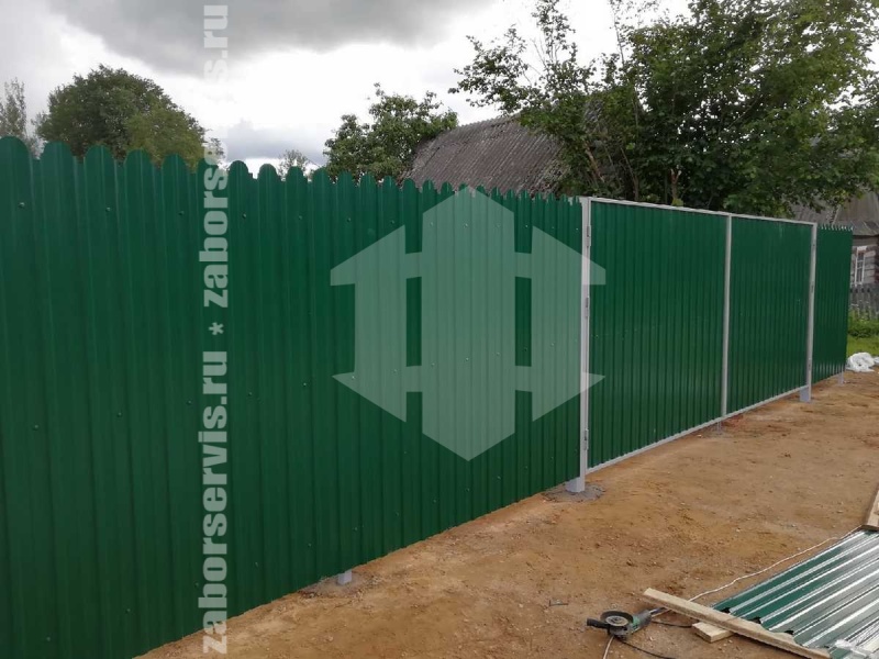 Забор из профнастила с бетонированием столбов 14 соток