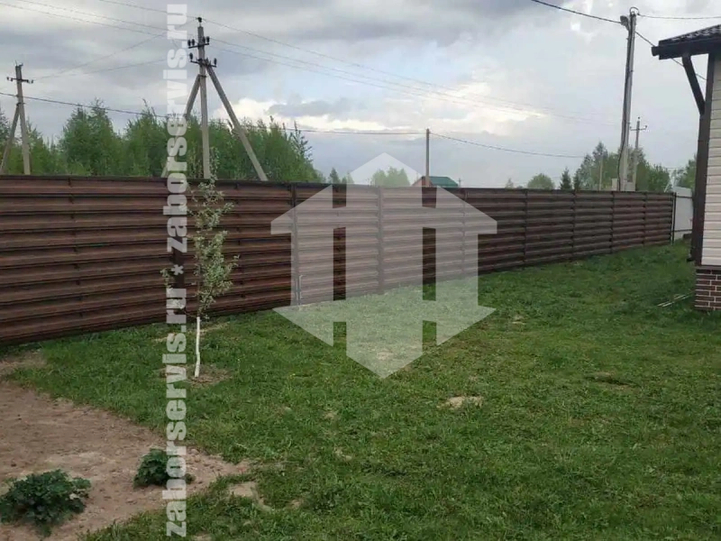 Забор из металлического штакетника горизонтальный 100 метров