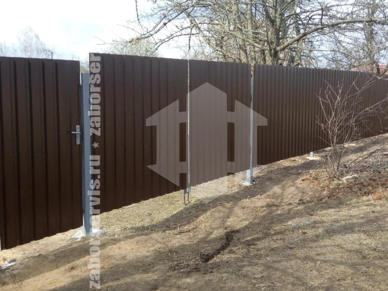 Забор из профнастила с бетонированием столбов 250 метров