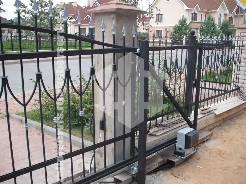 Сварной забор с откатными воротами 90 метров