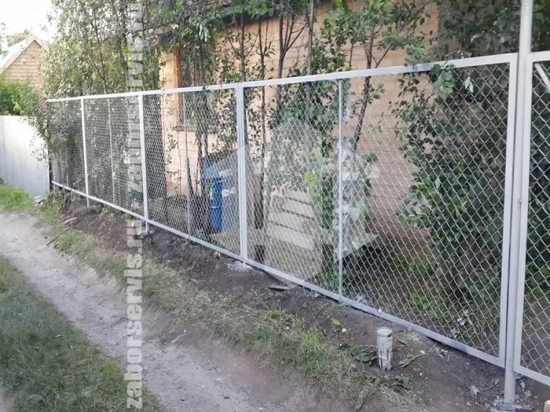 Забор оцинкованный из сетки рабицы 95 метров