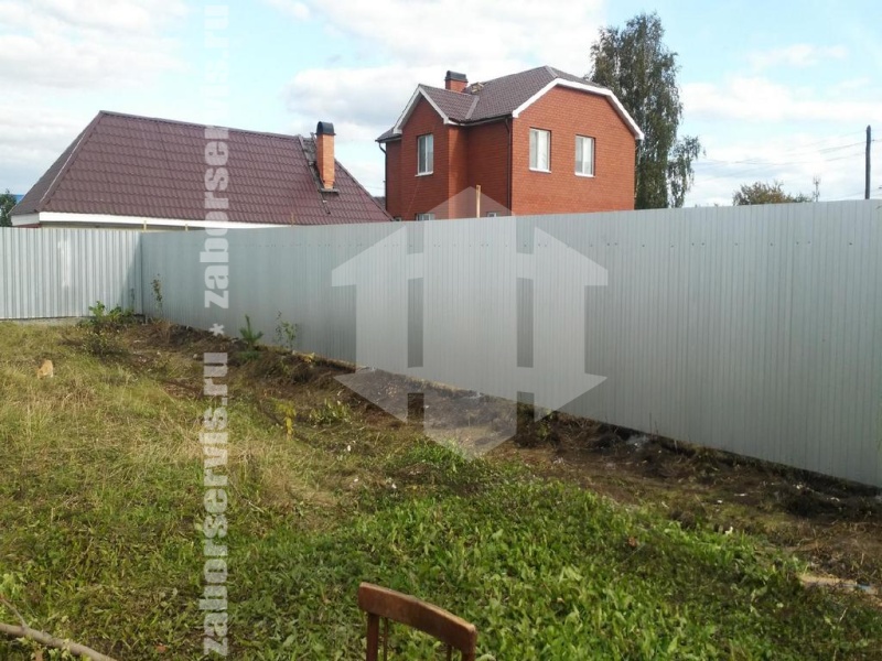 Забор из профнастила с утрамбовкой щебнем 117 метров