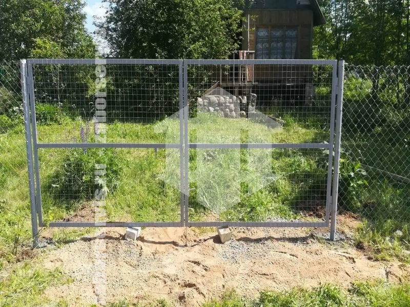 Забор из сетки рабицы в натяг 43 метра