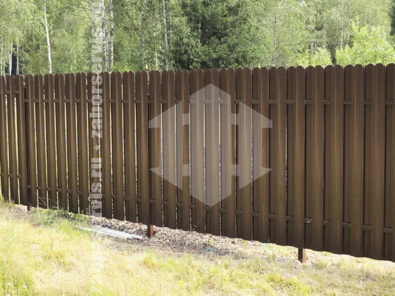 Забор из евроштакетника с забивными столбами 146 метров