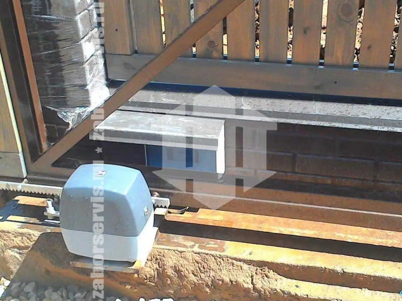 Забор из профнастила на ленточном фундаменте 62 метра