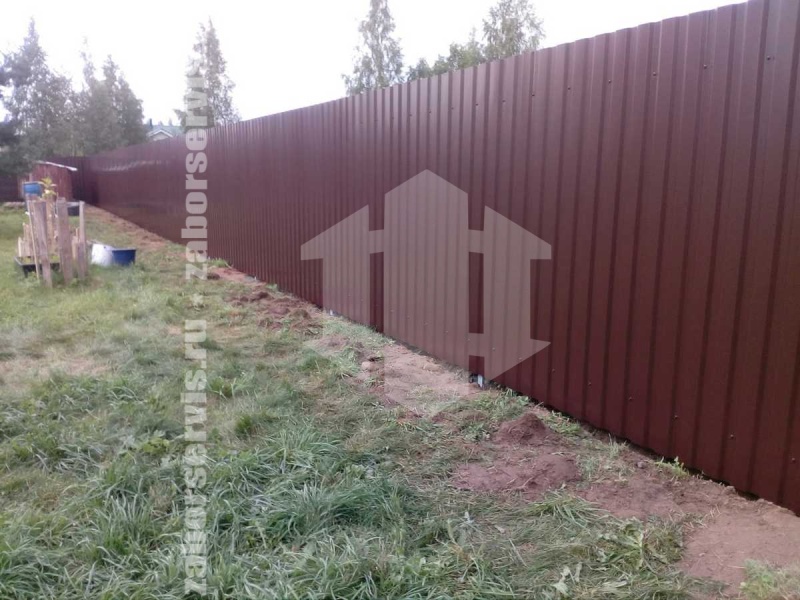 Забор из профнастила с забивными столбами 80 метров