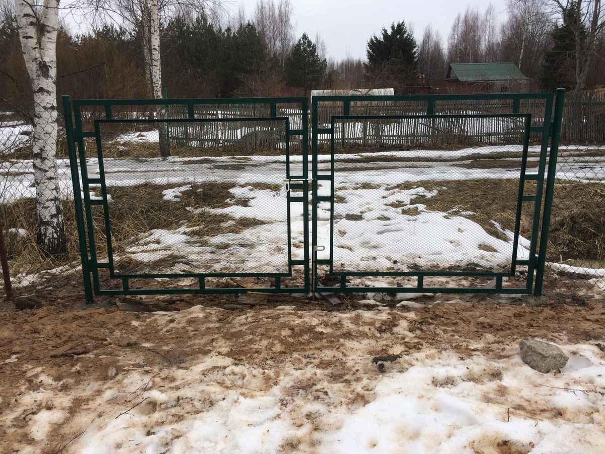 Забор из сетки рабицы в натяг с протяжкой арматуры 12 соток