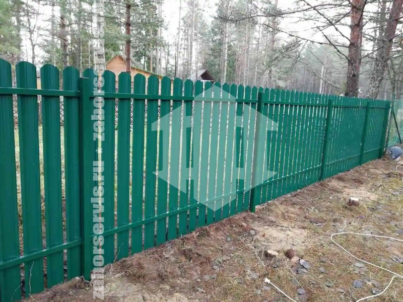 Забор из металлического штакетника зеленый 65 метров