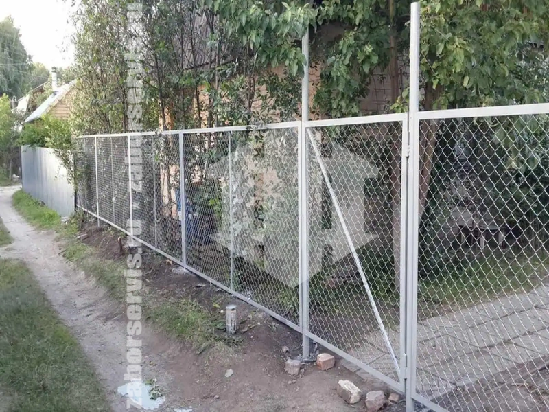 Забор оцинкованный из сетки рабицы 95 метров
