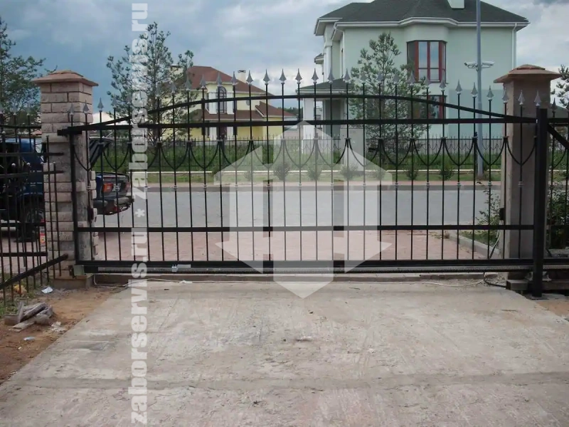 Сварной забор с откатными воротами 90 метров