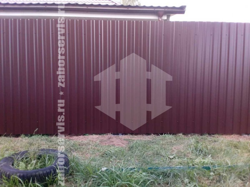Забор из профнастила с забивными столбами 80 метров