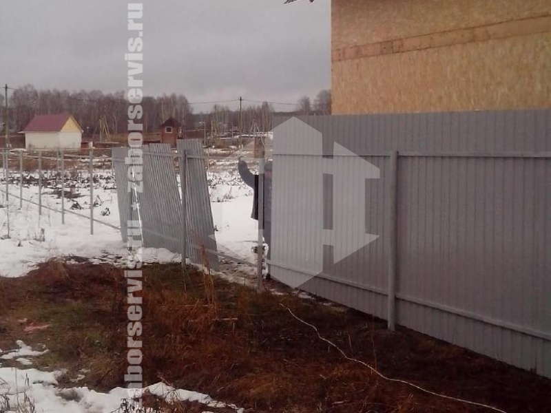 Забор из профнастила с забивными столбами 9 соток