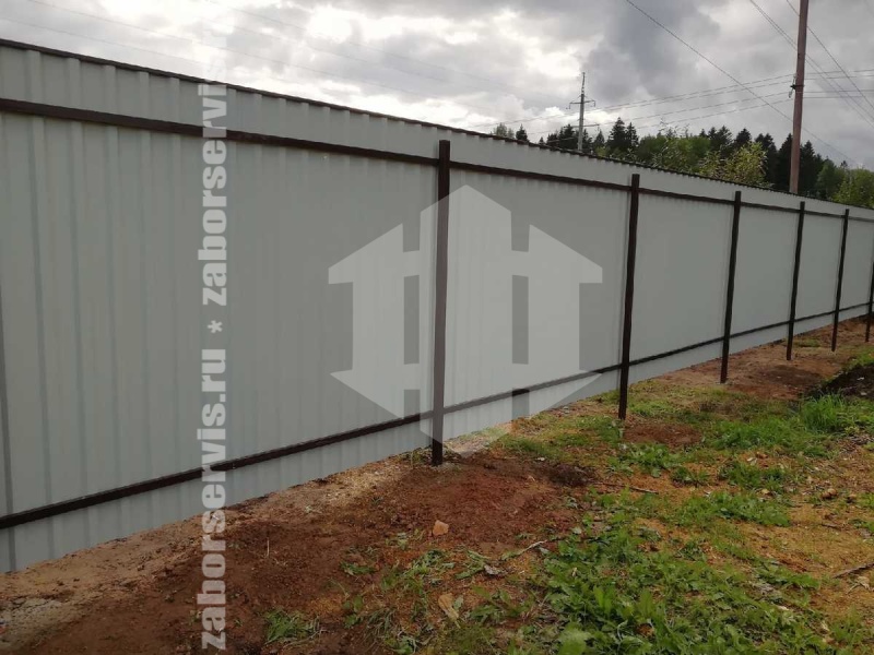 Забор из профнастила с утрамбовкой щебнем 78 метров